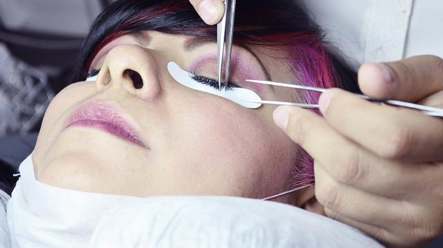 How to choose the perfect uniform for your beauty salon